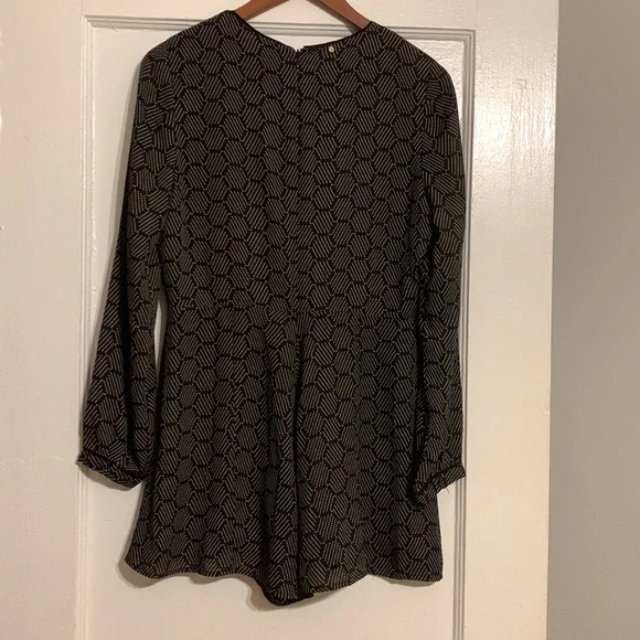 ✨ Anthropologie Honeycomb Printed Romper Sz S - Picture 7 of 11